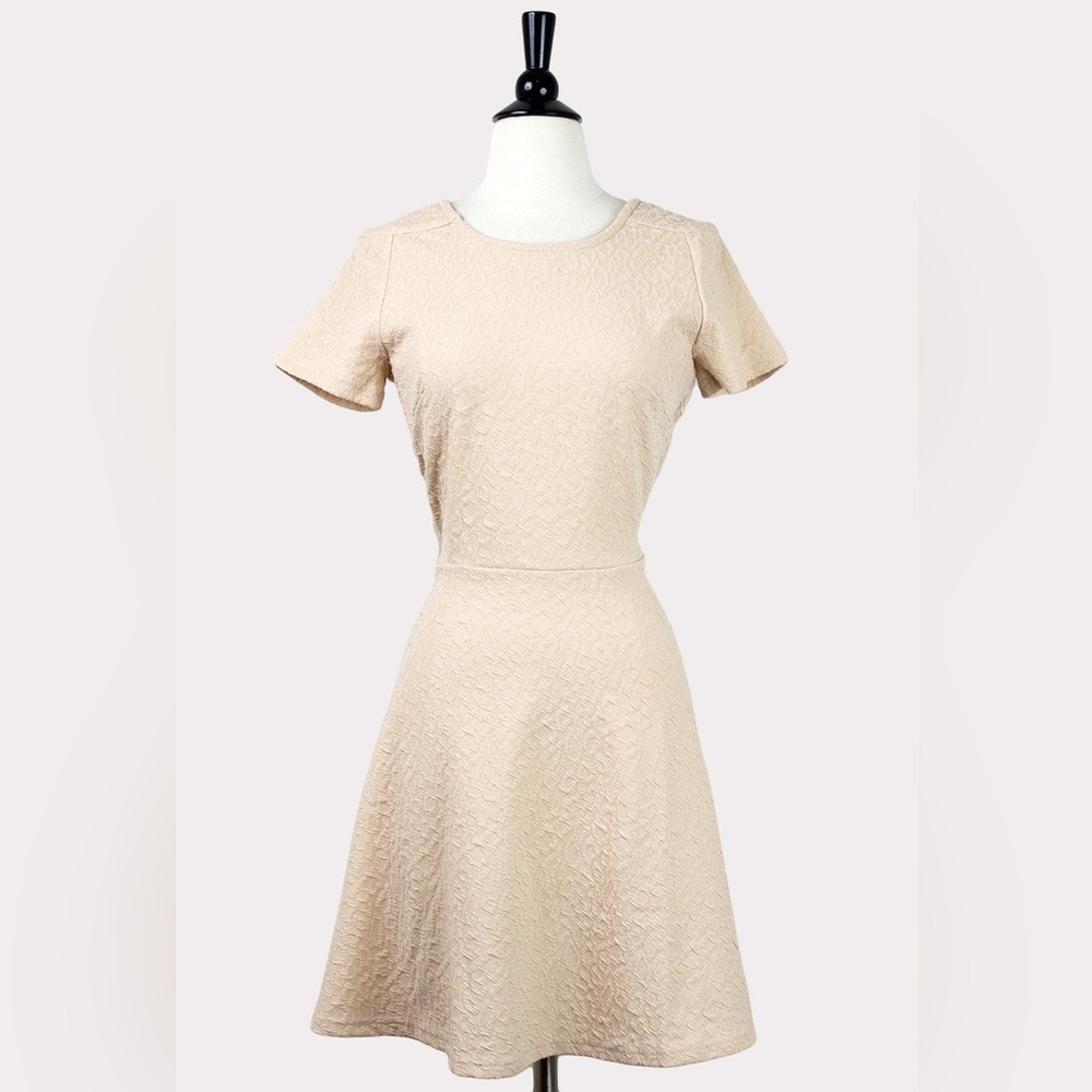 Pepaloves | Short-Sleeved Textured Stretch Fit & Flare Mini Dress Nude, NWT